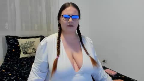 Amira Vyxen online show from 1, 3, 2026