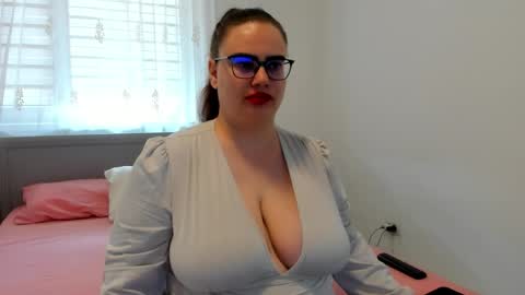 Amira Vyxen online show from 20, 4, 2026