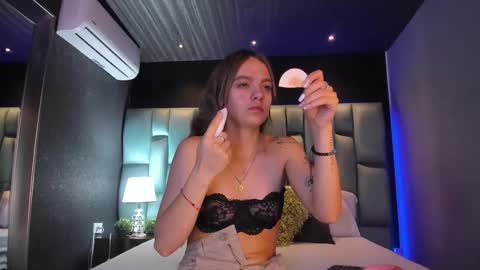 Snapshot of ammyjoness_ chatting on 21, 2, 2026 Ammy Jones online show from 21, 2, 2026