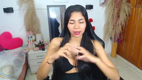 Snapshot of ammyy_wood_ chatting on 9, 10, 2025 ammyy_wood_ online show from 9, 10, 2025