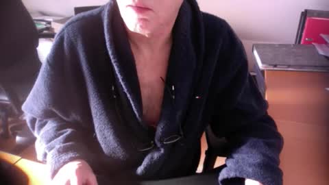 Snapshot of amor2200 chatting on 9, 2, 2025 Amor2200 online show from 9, 2, 2025