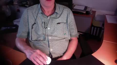 Snapshot of amor2200 chatting on 11, 9, 2025 Amor2200 online show from 11, 9, 2025