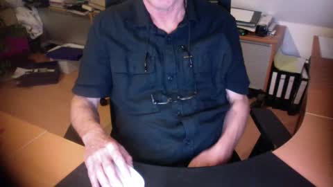 Snapshot of amor2200 chatting on 28, 9, 2025 Amor2200 online show from 28, 9, 2025