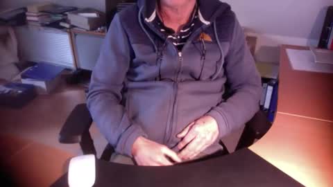 Snapshot of amor2200 chatting on 29, 10, 2025 Amor2200 online show from 29, 10, 2025