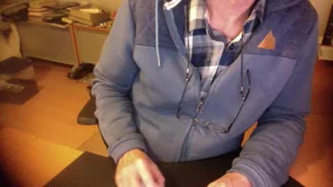 Snapshot of amor2200 chatting on 8, 11, 2025 Amor2200 online show from 8, 11, 2025