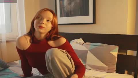 Snapshot of amora_bloom chatting on 7, 11, 2025 amora_bloom online show from 7, 11, 2025