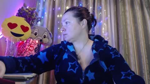 amorelara online show from 9, 4, 2026