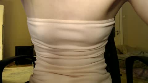 Snapshot of amoremeoww chatting on 2, 1, 2025 miss unforgettable online show from 2, 1, 2025