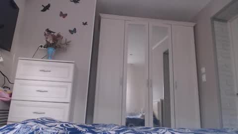 Snapshot of amoremeoww chatting on 17, 11, 2025 miss unforgettable online show from 17, 11, 2025