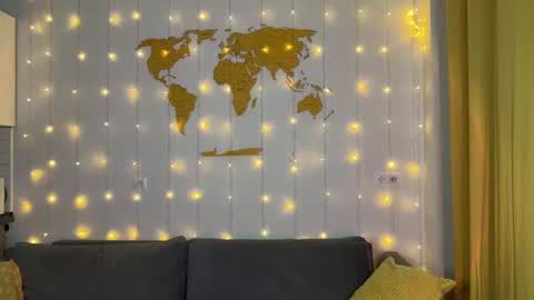 Amura Kim online show from 8, 12, 2024