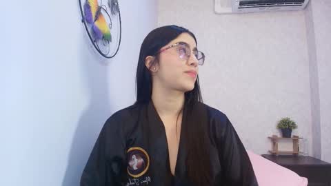 Snapshot of amy__wats0n chatting on 22, 10, 2025 amy__wats0n online show from 22, 10, 2025