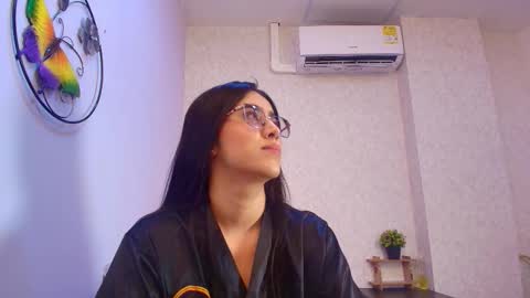Snapshot of amy__wats0n chatting on 25, 11, 2025 amy__wats0n online show from 25, 11, 2025