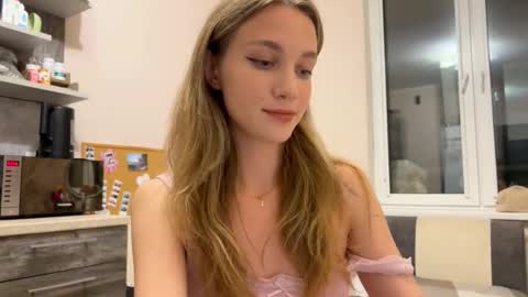 Snapshot of amy_chill chatting on 4, 11, 2025 Amy Chill online show from 4, 11, 2025