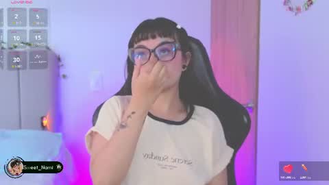 Snapshot of amy_lit chatting on 22, 7, 2026 Hello I am Allison Welcome to my room and let is have a good time together whith me online show from 22, 7, 2026
