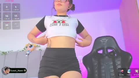 Snapshot of amy_lit chatting on 23, 7, 2026 Hello I am Allison Welcome to my room and let is have a good time together whith me online show from 23, 7, 2026