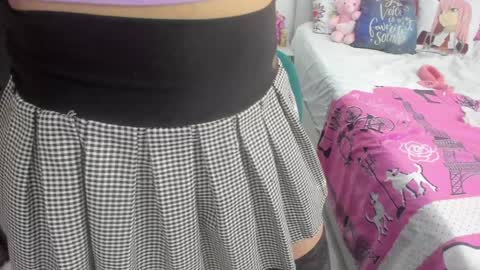 Snapshot of amy_queents chatting on 8, 2, 2025 Amy Caroland online show from 8, 2, 2025