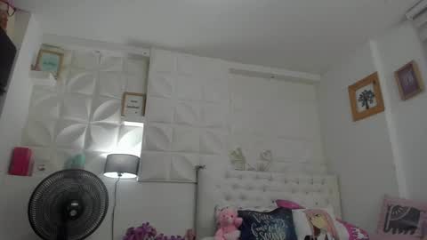 Snapshot of amy_queents chatting on 9, 2, 2025 Amy Caroland online show from 9, 2, 2025