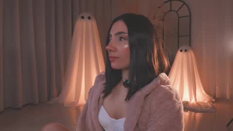 Amy Armstrong online show from 16, 10, 2025