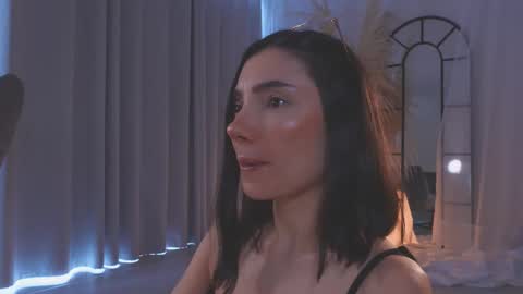 Amy Armstrong online show from 6, 11, 2025