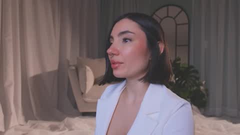 Amy Armstrong online show from 25, 3, 2026