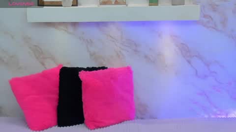 My name is AMY... Nice to meet you  thumb up me please its important online show from 13, 4, 2026