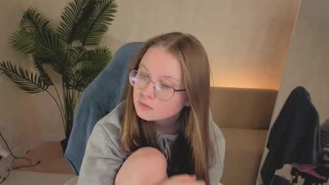 Snapshot of amycherryberry chatting on 5, 11, 2025 amycherryberry online show from 5, 11, 2025