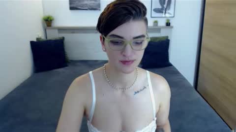 Snapshot of amylexy chatting on 22, 11, 2025 Hi there guys My pleasure in your hands pvt is open online show from 22, 11, 2025