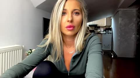 Snapshot of amyroberta92 chatting on 30, 12, 2024 amyroberta92 online show from 30, 12, 2024