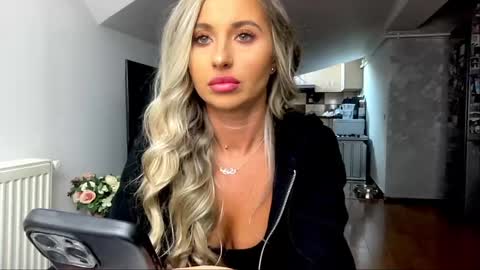 Snapshot of amyroberta92 chatting on 13, 1, 2025 amyroberta92 online show from 13, 1, 2025