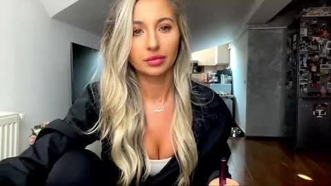 Snapshot of amyroberta92 chatting on 23, 1, 2025 amyroberta92 online show from 23, 1, 2025