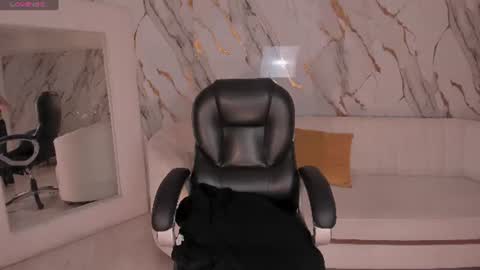 Snapshot of amyrosse_x chatting on 10, 7, 2026 AMY R online show from 10, 7, 2026