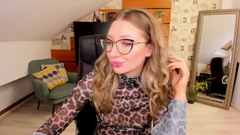 Snapshot of amyrossie chatting on 3, 12, 2024 AmyRossie online show from 3, 12, 2024