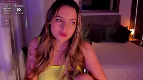 Snapshot of amywoods chatting on 25, 10, 2025 online show from 25, 10, 2025