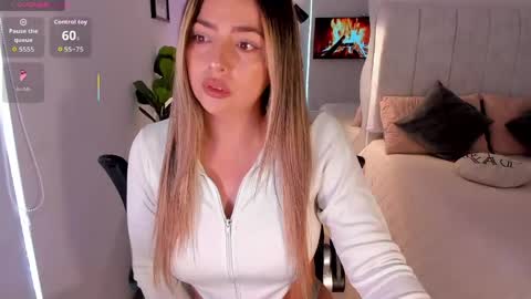 Snapshot of amywoods chatting on 25, 5, 2026 online show from 25, 5, 2026