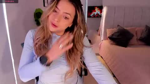 Snapshot of amywoods chatting on 22, 6, 2026 online show from 22, 6, 2026