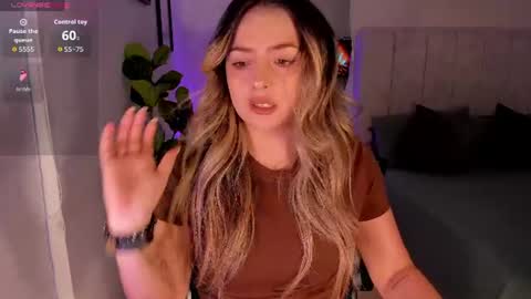 Snapshot of amywoods chatting on 8, 7, 2026 online show from 8, 7, 2026