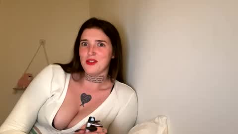 Snapshot of amyyyoxxo chatting on 5, 3, 2025 Amyyyoxxo online show from 5, 3, 2025