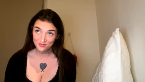 Snapshot of amyyyoxxo chatting on 7, 3, 2025 Amyyyoxxo online show from 7, 3, 2025