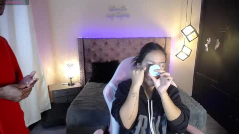 ana_crisgray online show from 10, 3, 2025