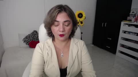  Ana  online show from 5, 3, 2025