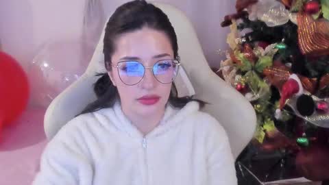 Im anna but you can call me as you want online show from 20, 12, 2024