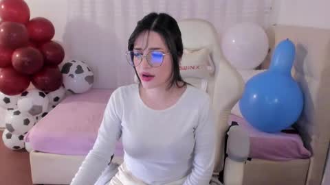 Im anna but you can call me as you want online show from 18, 9, 2025