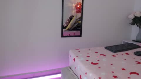 Ana Moon  online show from 1, 3, 2025