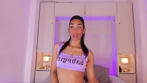 anaacollins_ online show from 1, 10, 2025