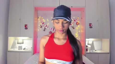 anaacollins_ online show from 16, 12, 2025