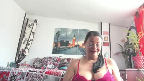 anaamature_ online show from 18, 9, 2025