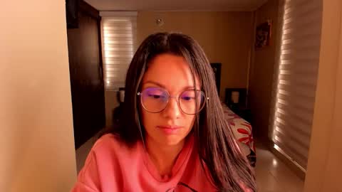 Snapshot of anabel_25 chatting on 28, 10, 2025 Anabel online show from 28, 10, 2025