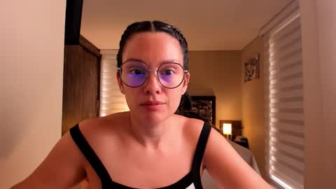 Snapshot of anabel_25 chatting on 2, 12, 2025 Anabel online show from 2, 12, 2025