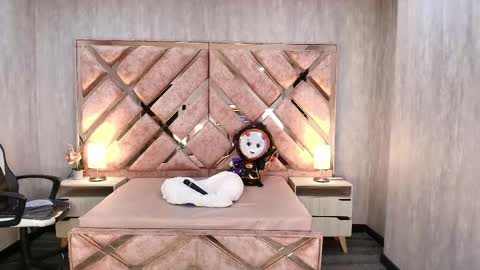 HI I AM ANABELL online show from 18, 10, 2025