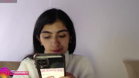 Anahi Browns online show from 9, 9, 2025